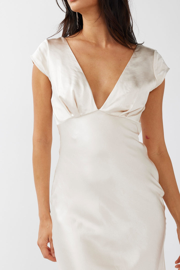 Roxie™ | Midi Dress with V-Neck and Twisted Back