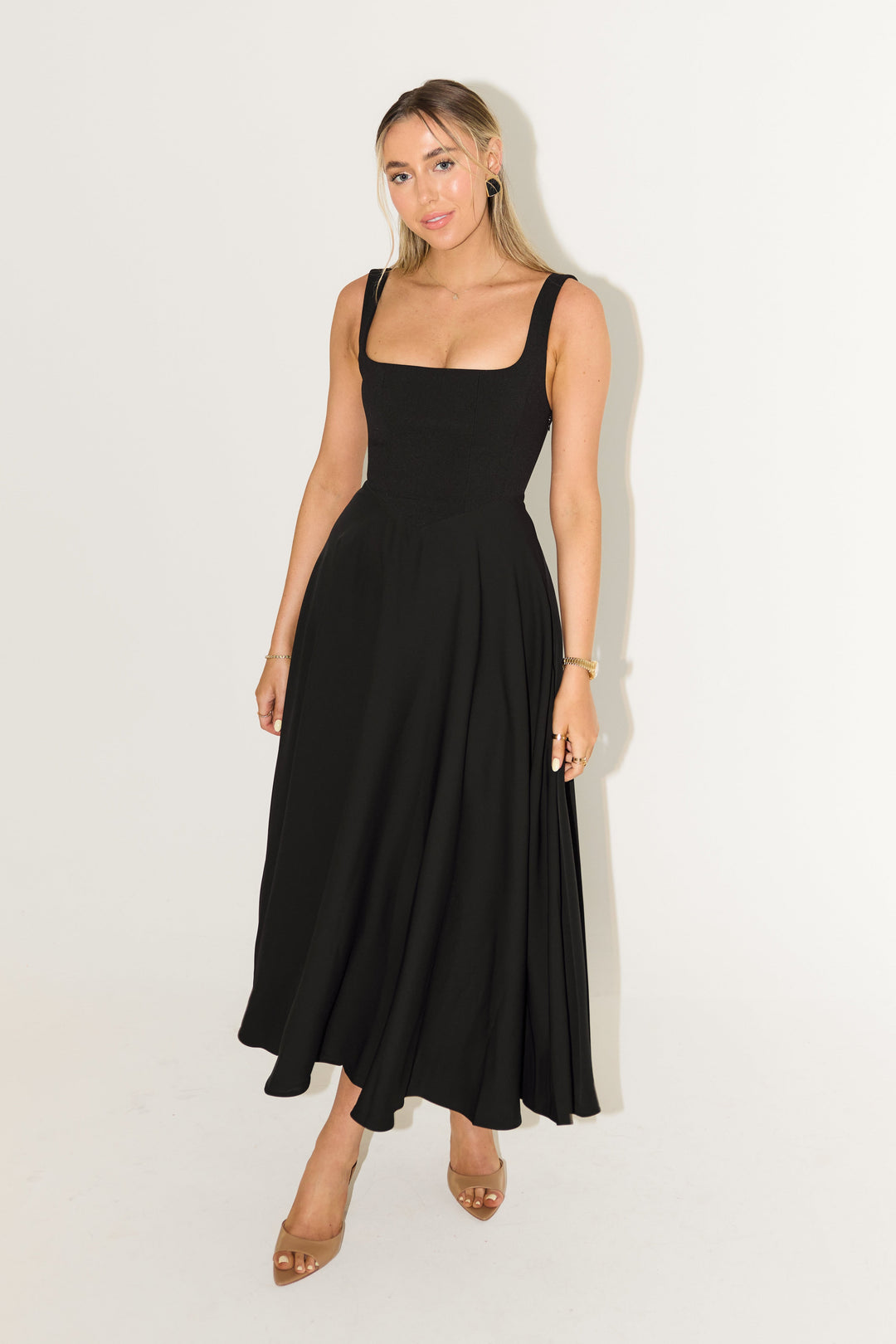 Amelia™ | Timeless Flowing Midi Dress